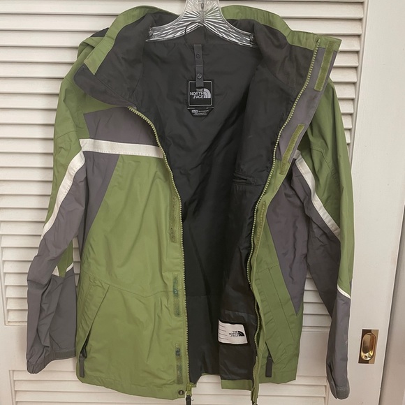Ski Jacket - Picture 2 of 4